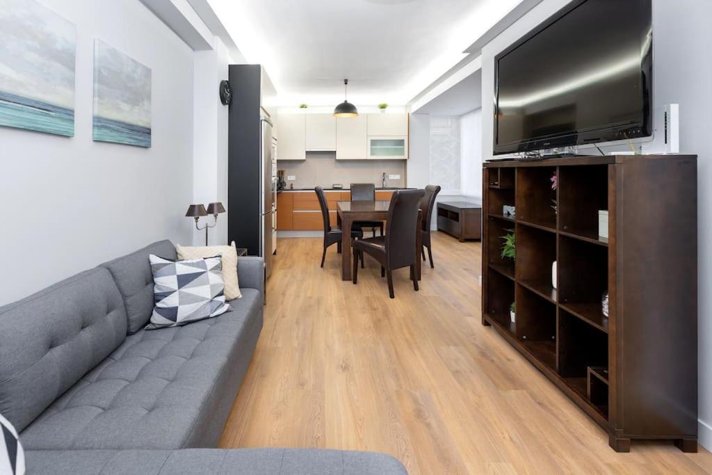 Precioso Piso Con Terraza En Centro De Granada Apartment Bagian luar foto
